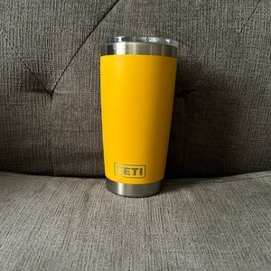 Yeti Rambler 20 oz Tumbler, Alpine Yellow